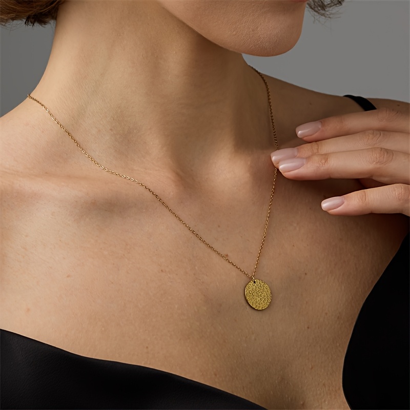 High-End Round Hammered Pendant Necklace, Vintage Style